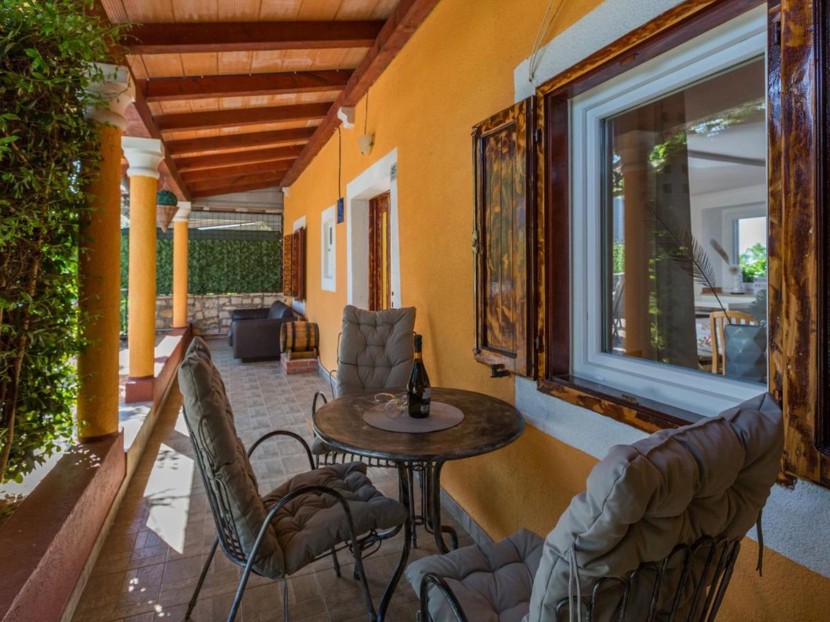 Holiday Home Villa Lucky By Interhome บระทอนิกลา ภายนอก รูปภาพ
