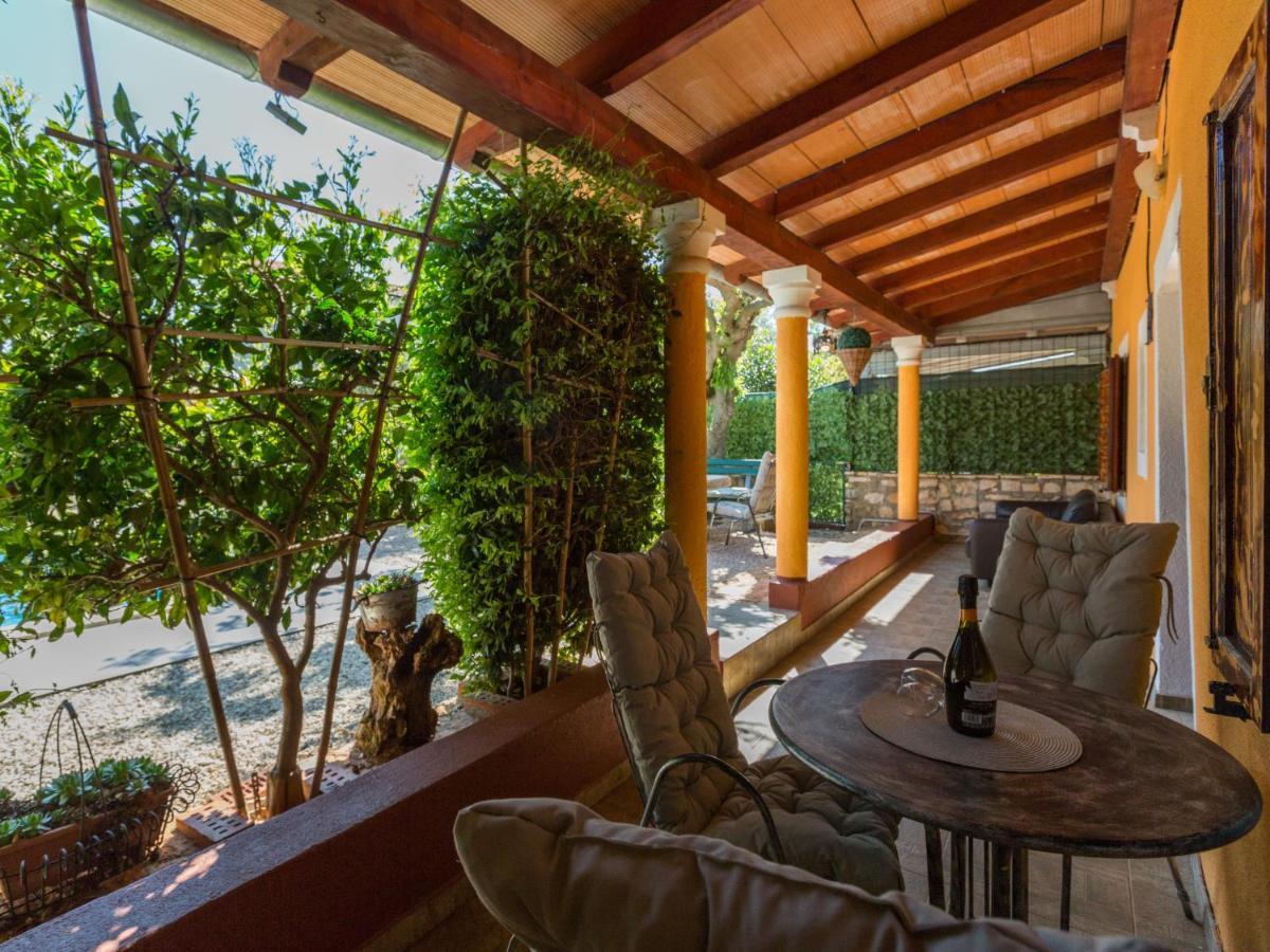 Holiday Home Villa Lucky By Interhome บระทอนิกลา ภายนอก รูปภาพ